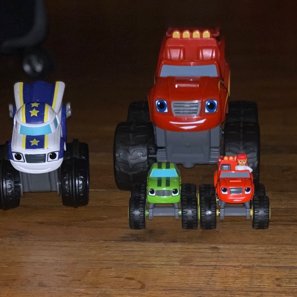 Blaze & the monster machines bundle w darington - Picture 2 of 6